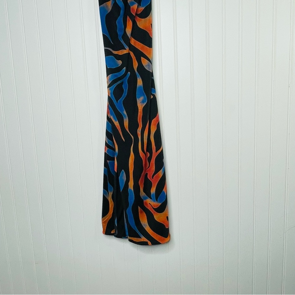 In the Style Abstract Dress - Picture 3 of 7